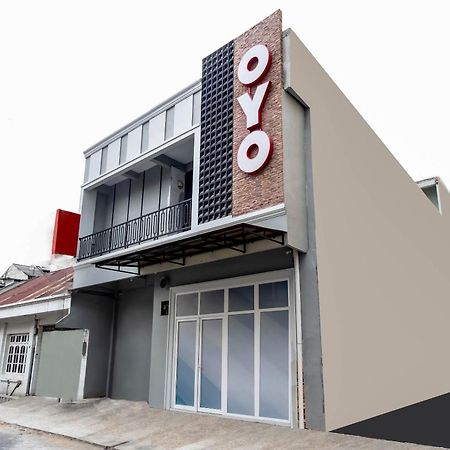 Super Oyo 2345 Homestay Jaya Medan Exterior photo