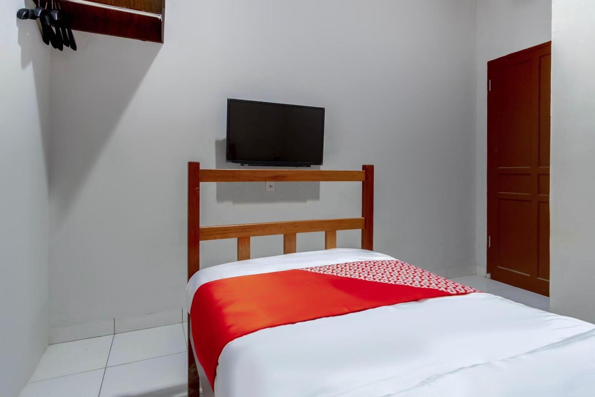 Super Oyo 2345 Homestay Jaya Medan Exterior photo