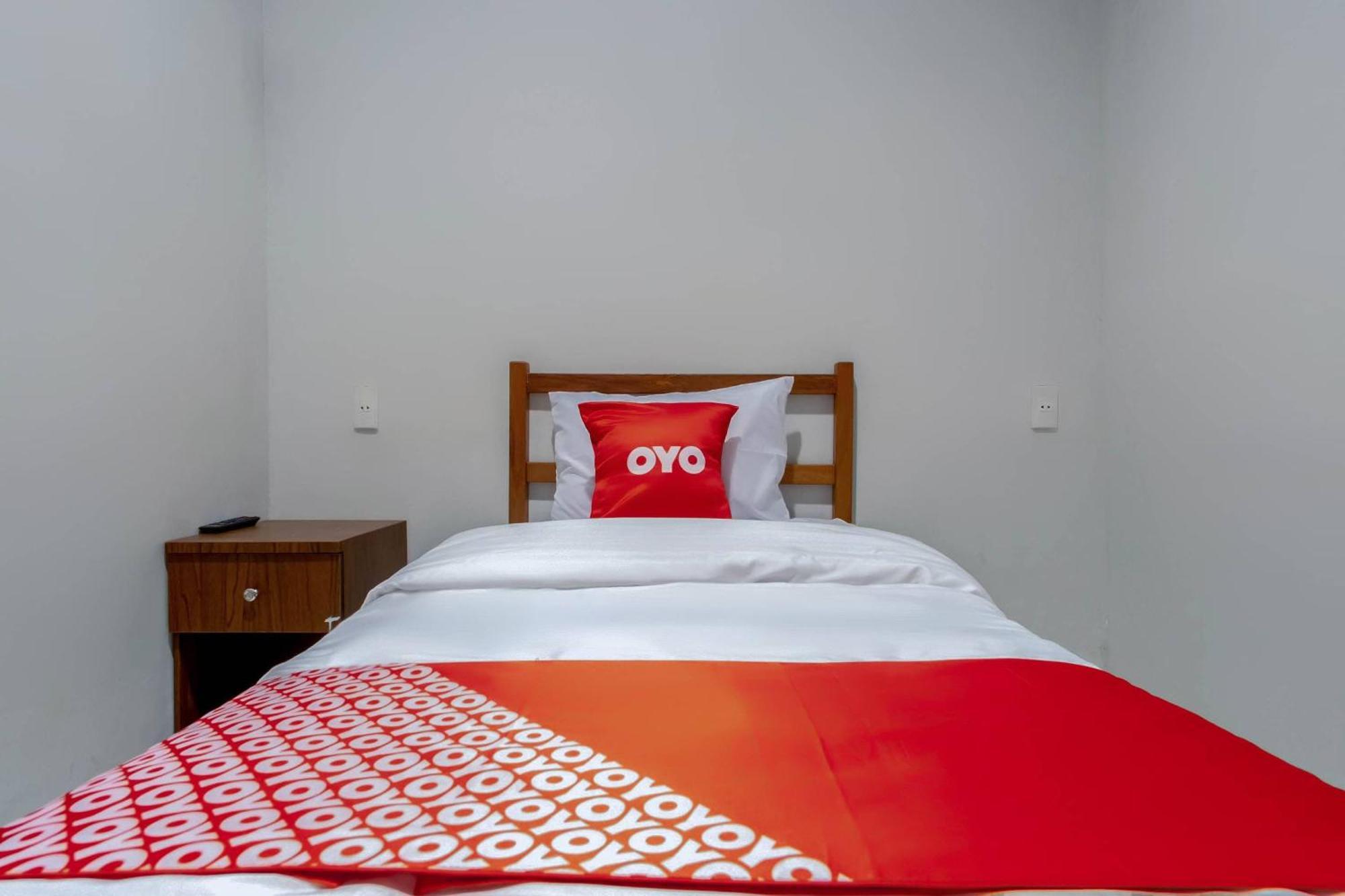Super Oyo 2345 Homestay Jaya Medan Exterior photo