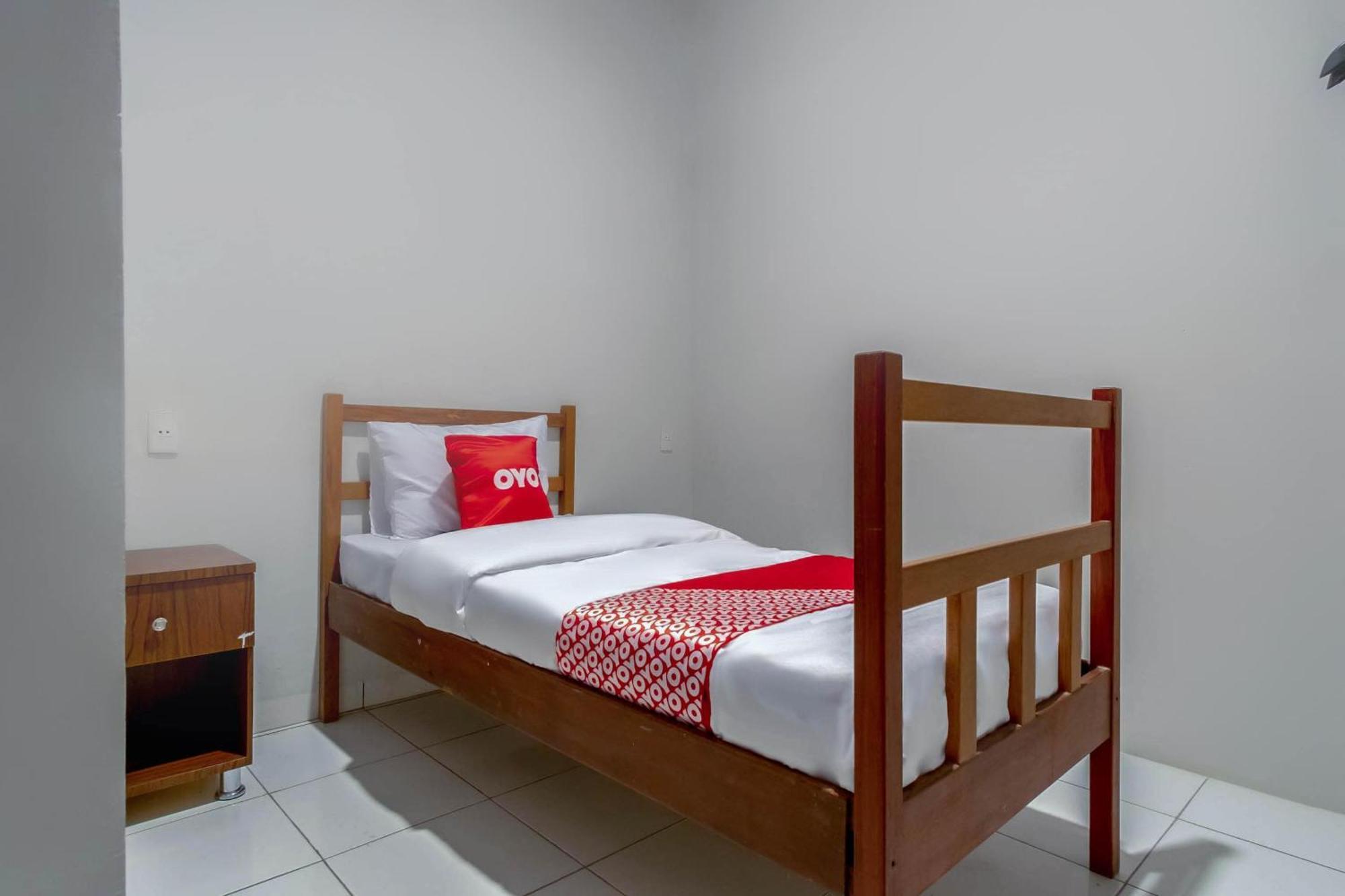 Super Oyo 2345 Homestay Jaya Medan Exterior photo