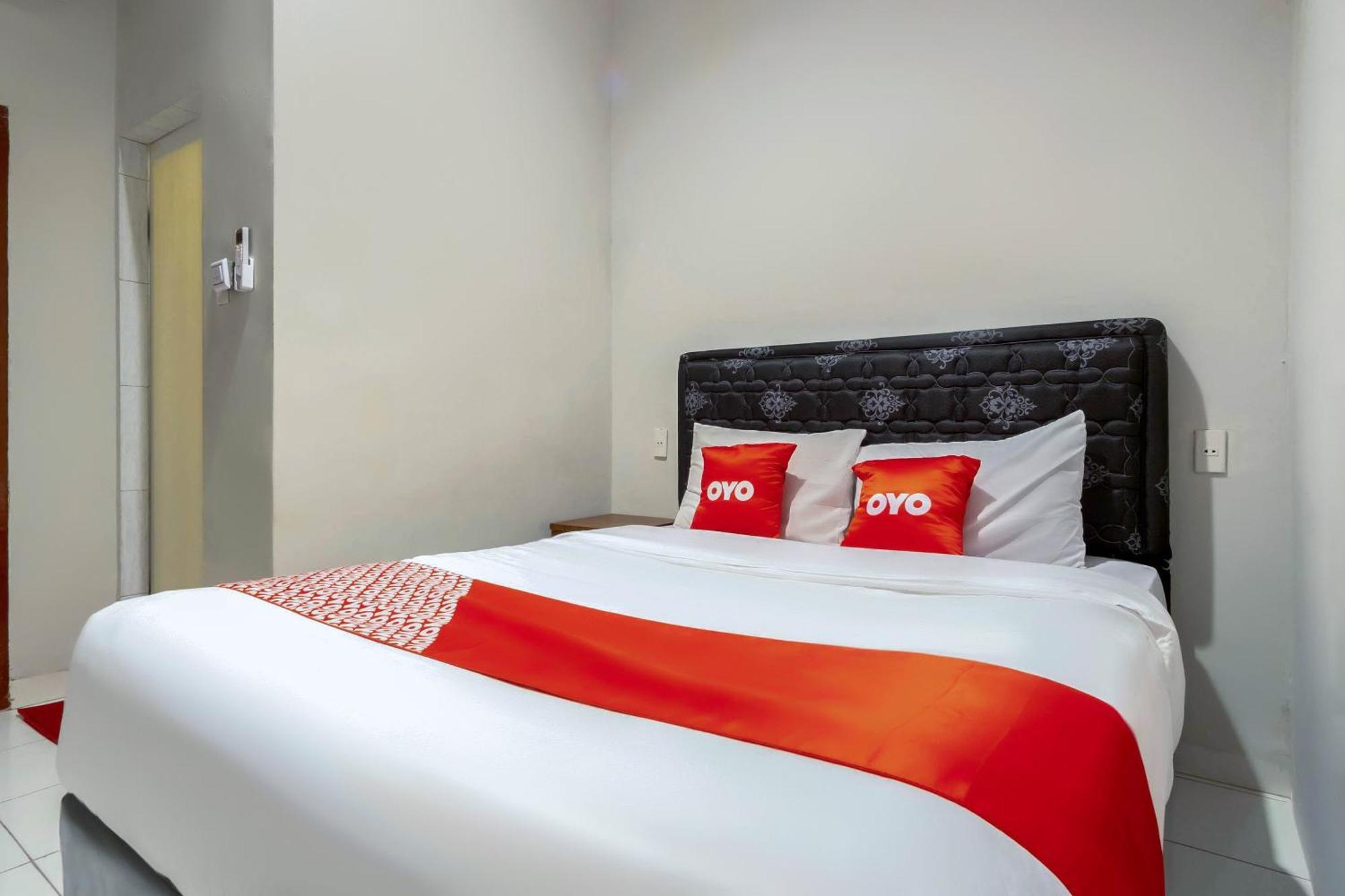 Super Oyo 2345 Homestay Jaya Medan Exterior photo